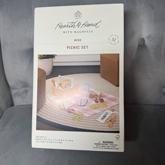 Hearth & Hand with Magnolia Toy Picnic Basket Playset 32pc NEW WITH BOX‎ - Picture 3 of 5